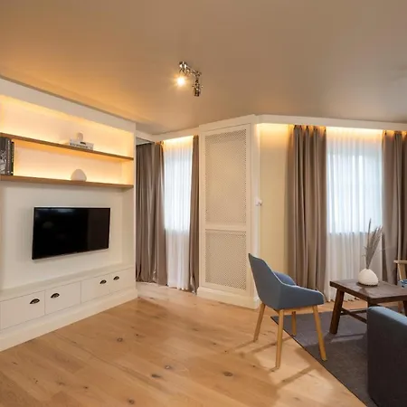 Loev - Vela Otel